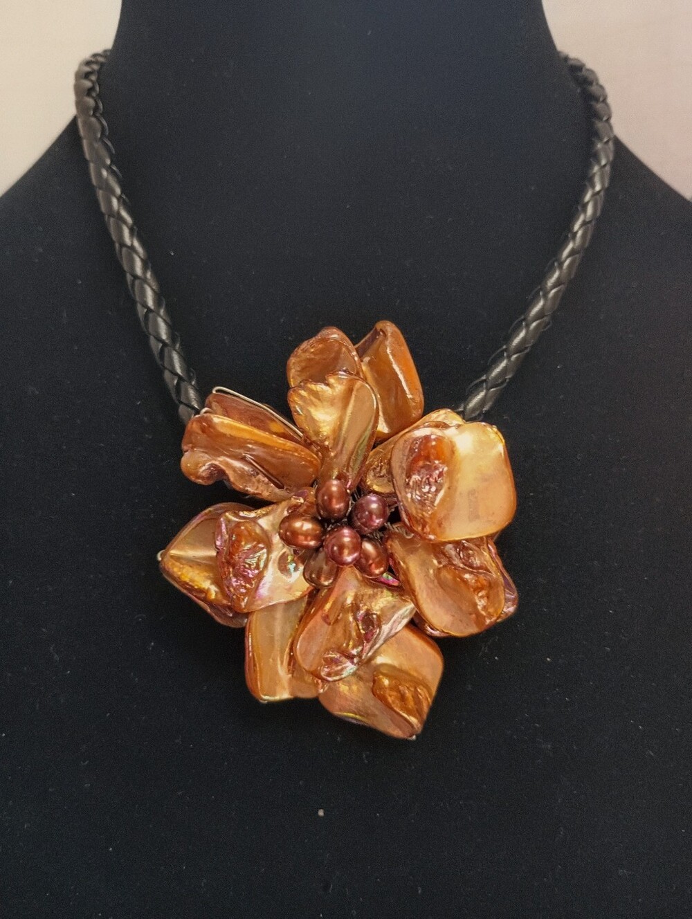 Shell Flower Necklace.